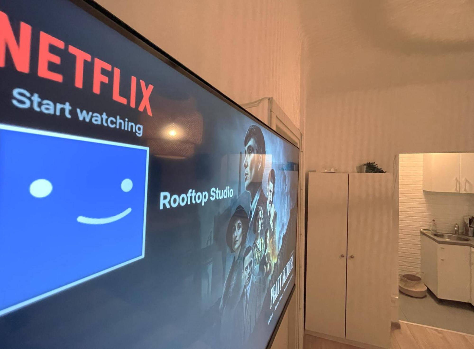 Rooftop Studio In The Heart Of Bucharest W Netflix 외부 사진