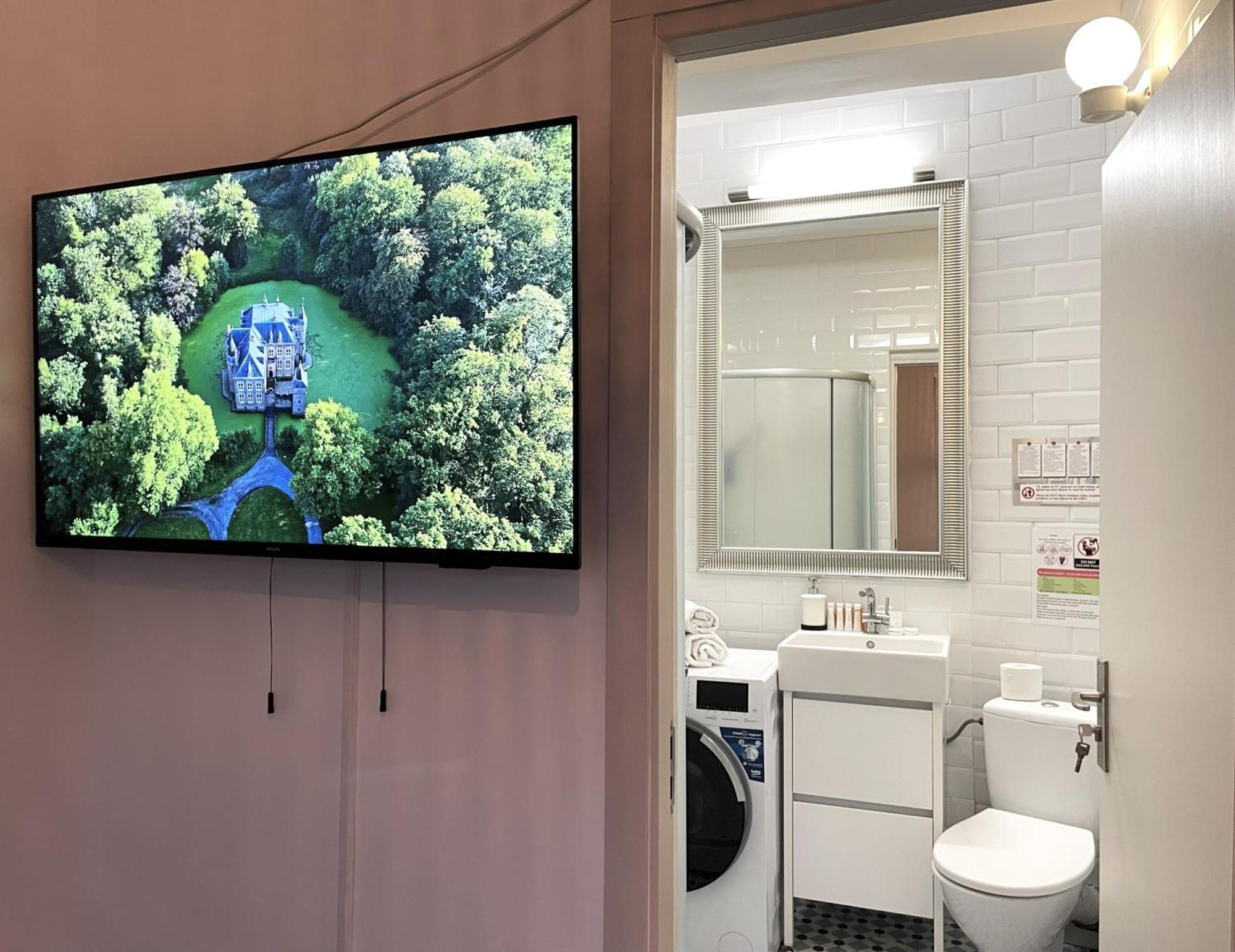 Rooftop Studio In The Heart Of Bucharest W Netflix 외부 사진